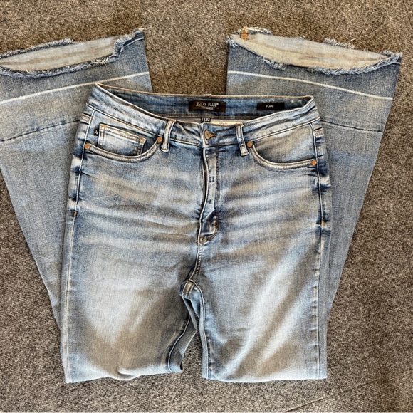 Judy Blue Women’s Giselle Tummy Control Release Hem Flare Jeans, size 11/30 - Picture 6 of 9